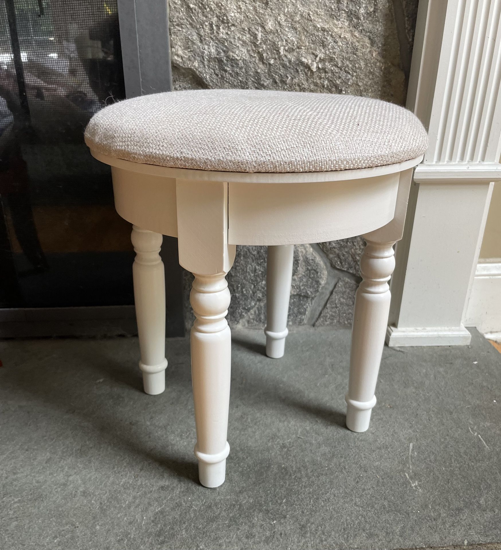 Wooden Unused Vanity Stool