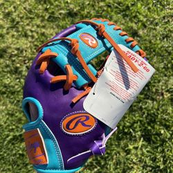 New Rawlings Heart of the Hide 11 1/2” Right Hand Throw Baseball Glove