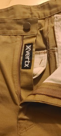 V E R T X  CARGO PANTS    (BRAND NEW) 38 X 32