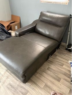 Chaise lounge