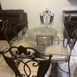 Ashley table and 6 chairs , No damage or stains 