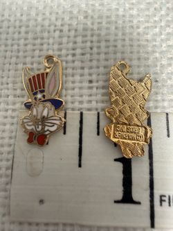 Bugs bunny patriotic dangle charm 100 vintage pieces