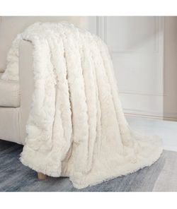New in box Faux Fur Luxury Throw Blanket,Double Side Soft Fluffy Shaggy Fuzzy Blanket for Couch Sofa Bed (Cream, Throw)
