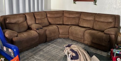 Sectional reclining couch