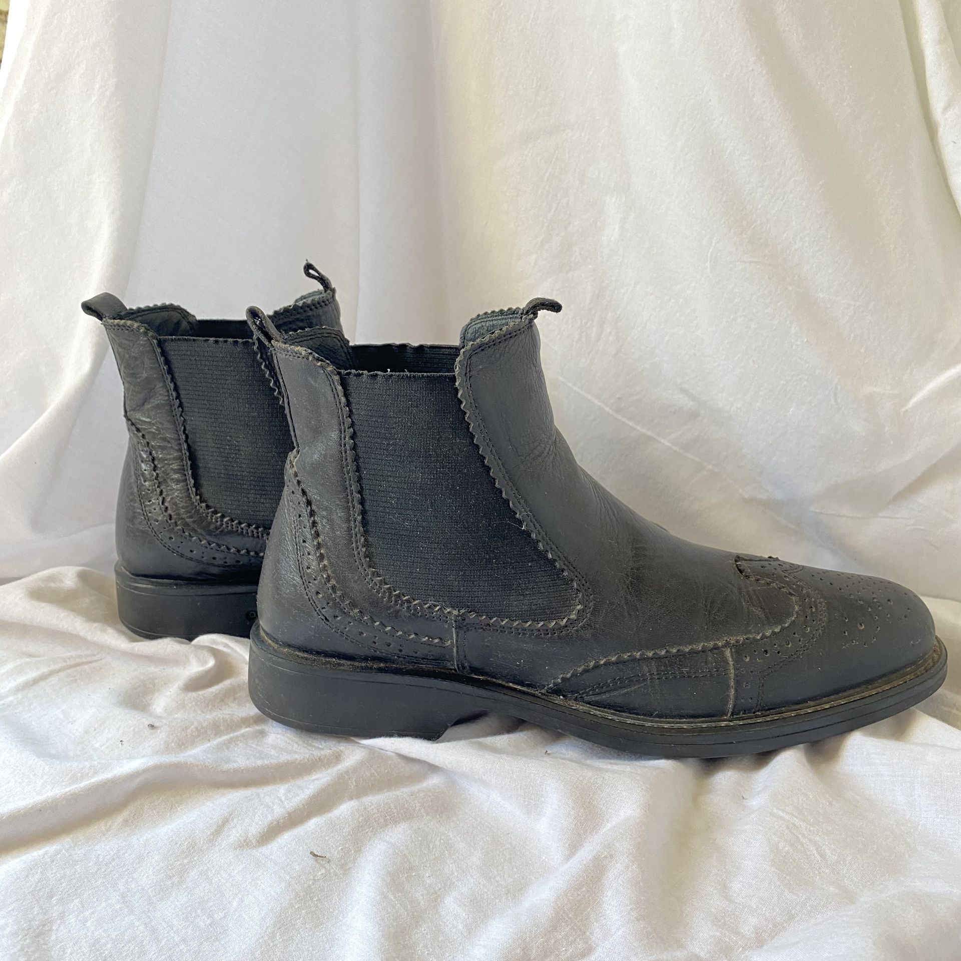 Men’s leather boots