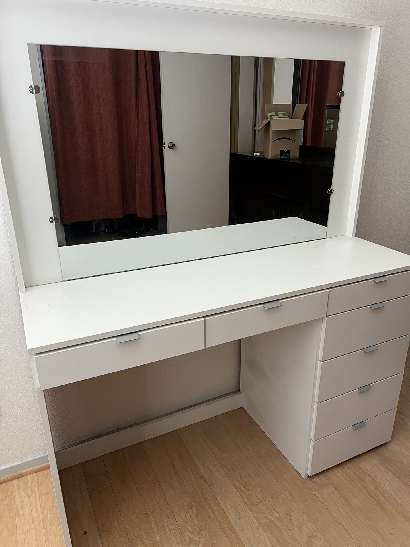 7 Drawer Vanity