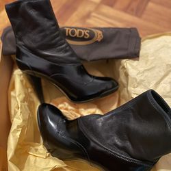 Tod’s Ladies Boot .  
