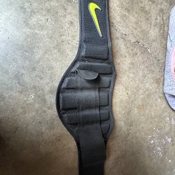 Nike weightlifting belt