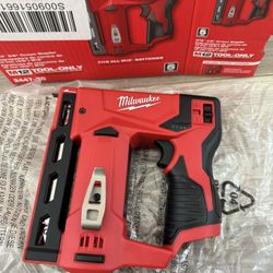 Milwaukee M12 Stapler