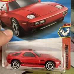 Scale 1/64 1983 Porche 928s
