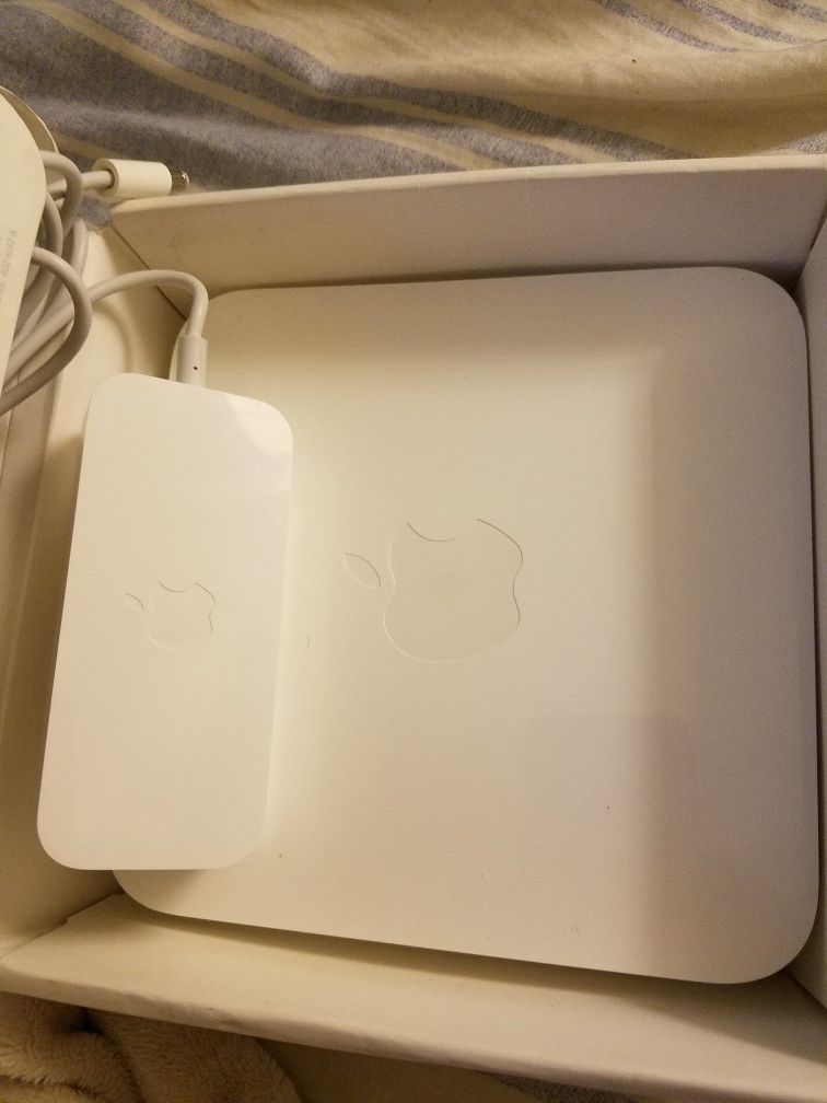 Air port Mac In box.