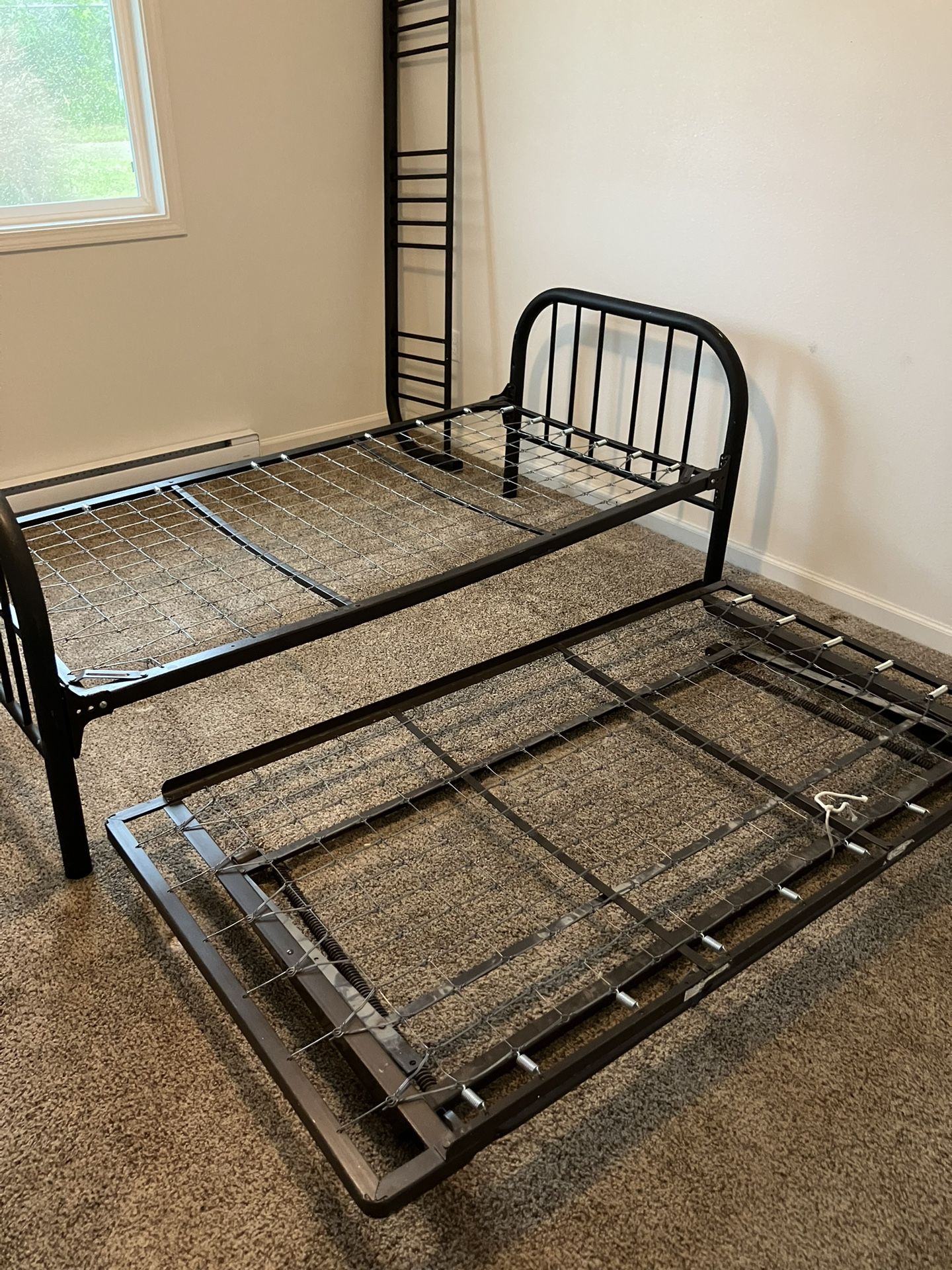 Trundle Day Bed (black metal)