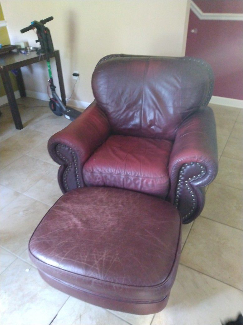 Big Leather Chair With Ottoman 