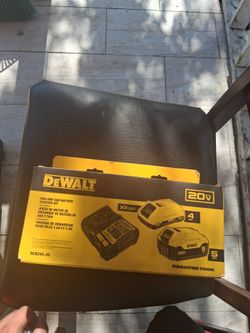 4 ah 5ah battery starter kit Dewalt