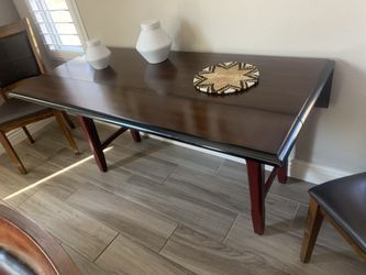 table with two leaves