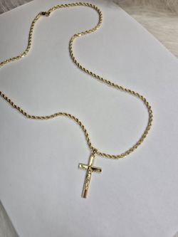 Beautiful cross Necklace 14K gold laminated hypoallergenic waterproof non tarnish excellent quality jewelry