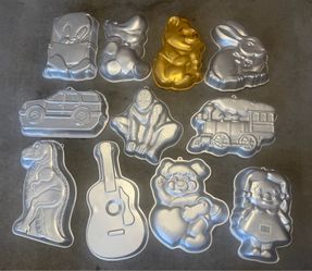 10 WILTON Cake baking molds,