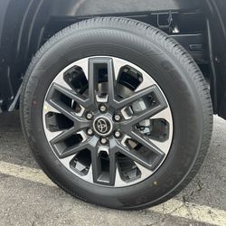Toyota 20in OEM Wheels And Tires 265/60r20 Set Of 4