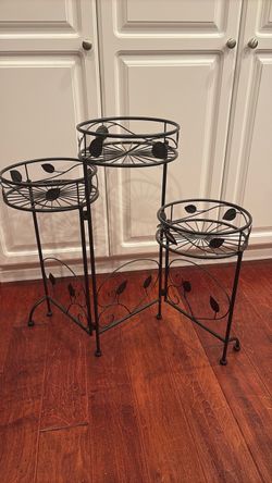 Metal plant stand