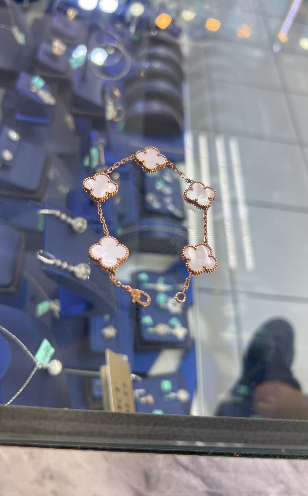 Five Morif 18k Mother Of Pearl Van Cleef