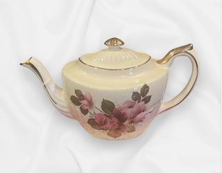 Gibson Staffordshire Rose Teapot