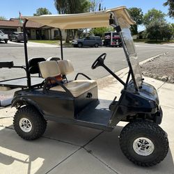 Lifted Club Car DS Golf Cart
