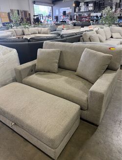 Thomasville oversized chair