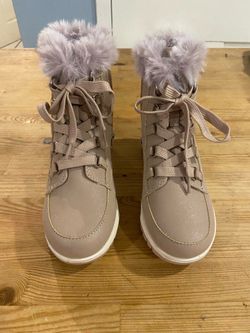 Girls Winter Boots (13 Youth)