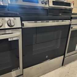 New GE
30 in. 5 Burner Element Smart Free-Standing Electric Range in Stainless w/EasyWash Oven Tray