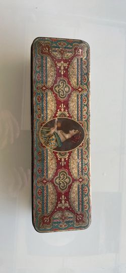 Antique/vintage Hostess fruit cake tin