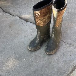 Waterproof Boots Women’s Size 6