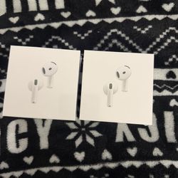Brand New airpod 4’s with noise cancellation