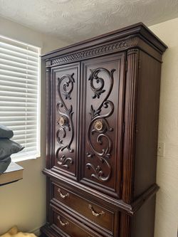 Free dresser and mirror