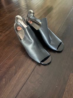 Women’s sandals