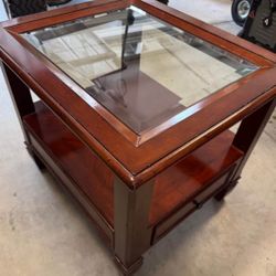 Night table/End table