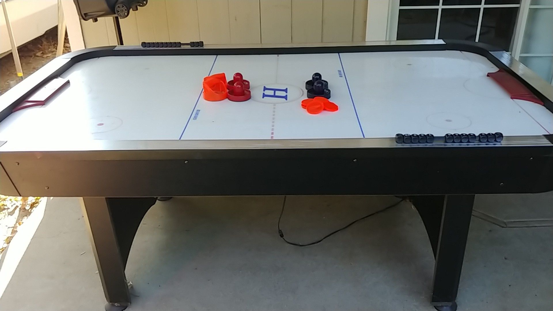 Harvard Air hockey table