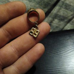 Class Of 1989 Ring & Year