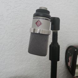 Neumann Tlm 102 Microphone