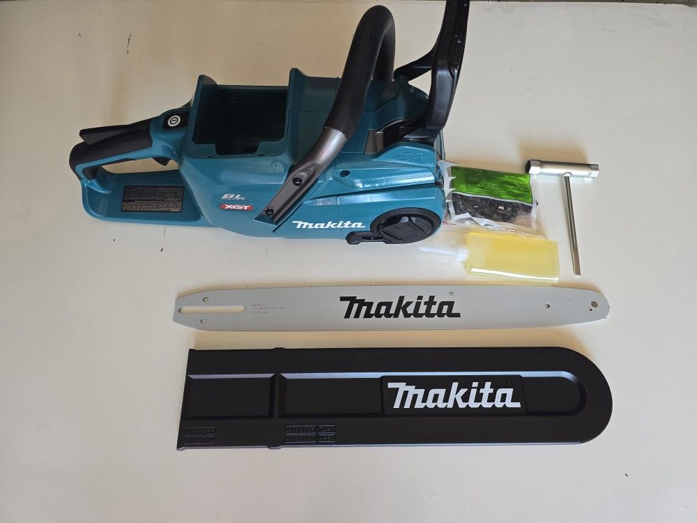 Makita 40v 18 in Chainsaw (Tool-Only) Open Box Never Used 