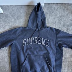 Supreme Metallic Arc Navy hoodie size medium euc