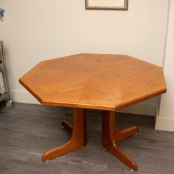 Vintage Expandable Wood Table 