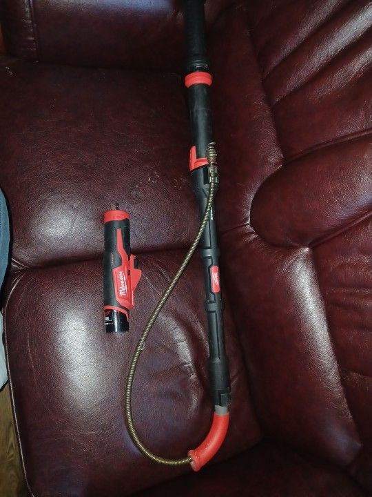 Milwaukee M12 Trapsnake