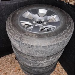 Ram 1500 Rims And Tires Good Tread Left 