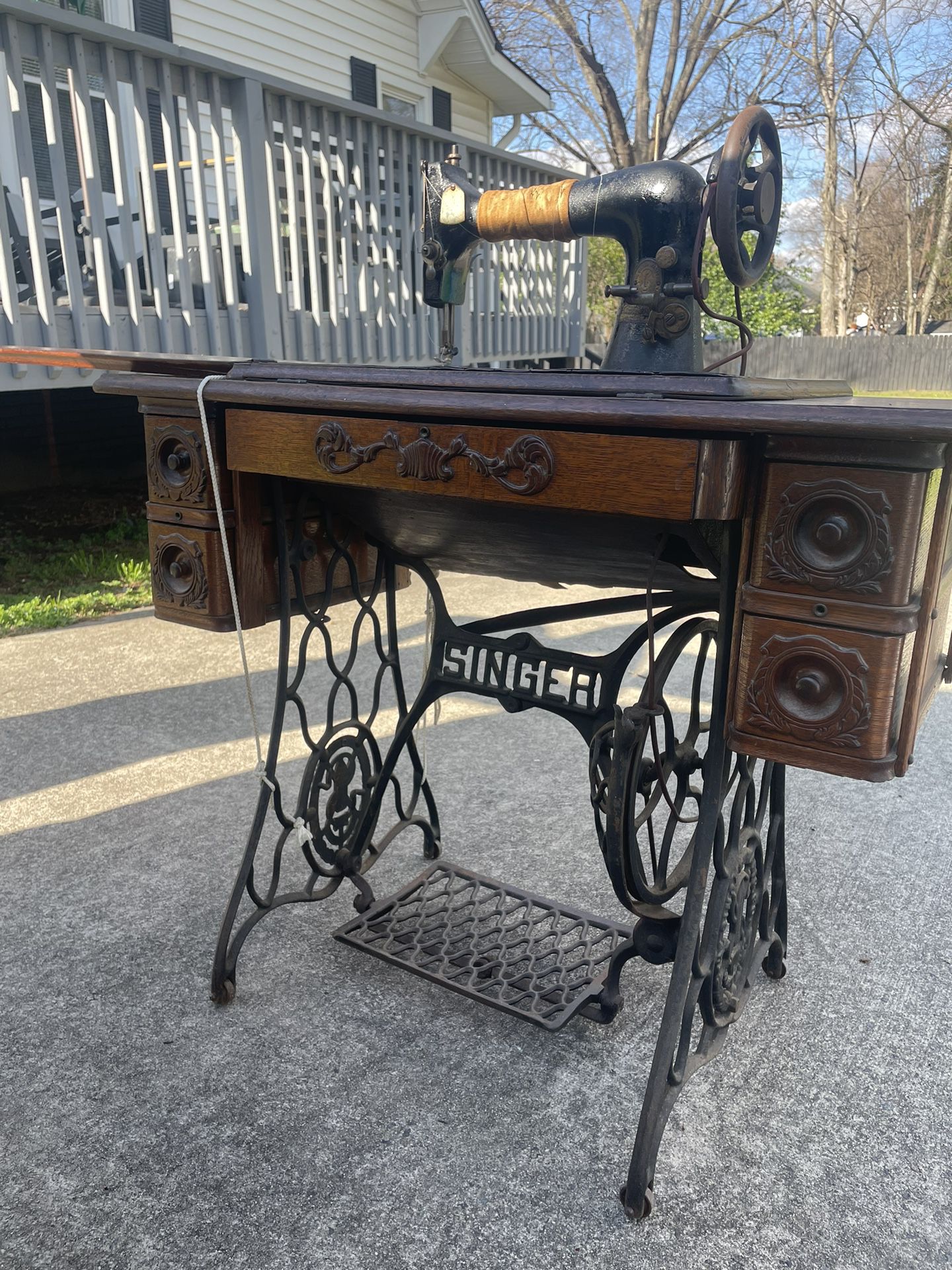 Antique Singer Sewing Machine $40