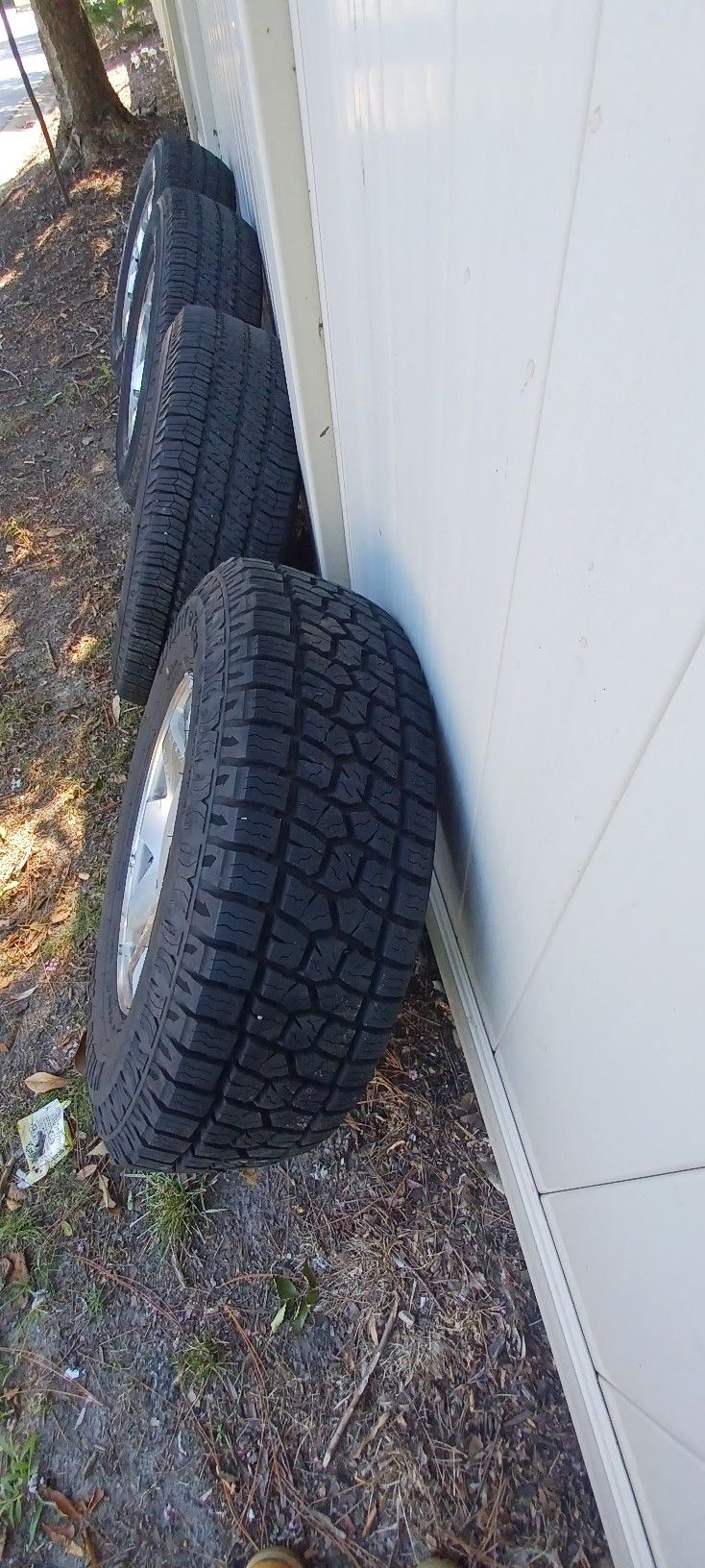 Set Of 4 Tires And Rims 6lug for Sale in Hampton, VA OfferUp
