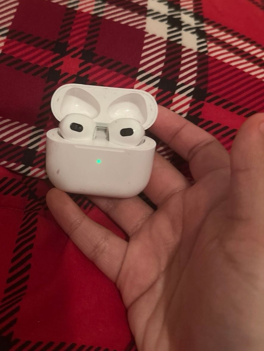 Apple Airpods **Negotiable**