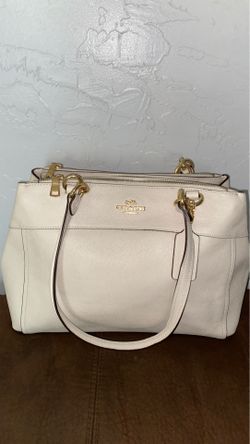 Beige Coach purse/bag