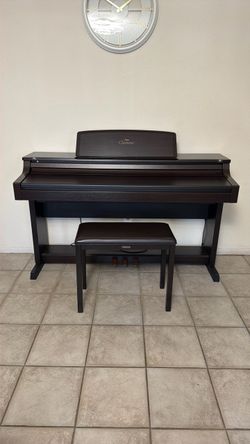 YAMAHA Piano Clavinova CLP-155 STEREO