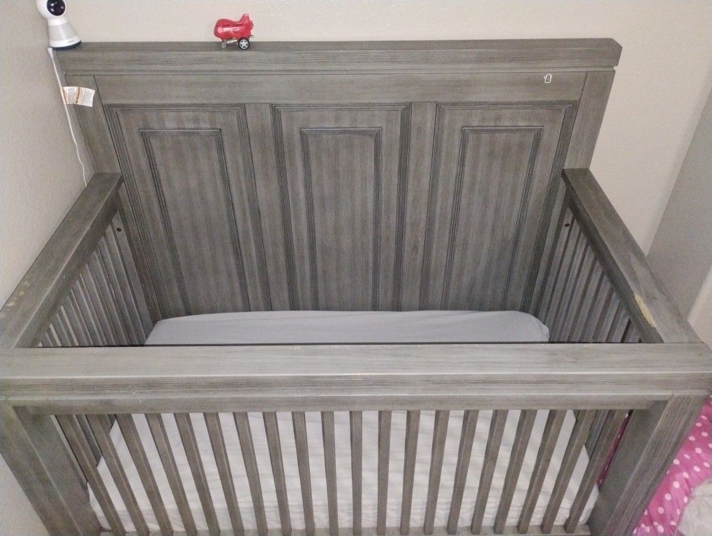 Baby Crib 