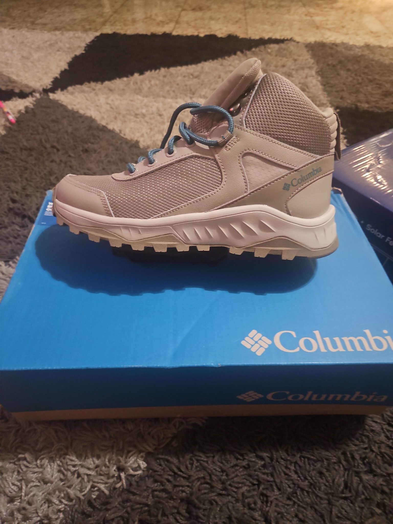 Columbia Women Hiking Boots Size 7.5
